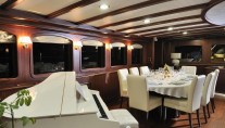 Sailing yacht REGINA - Salon with piano